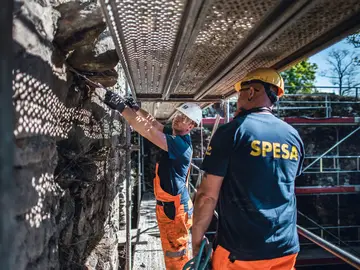  Als Team schaffen wir Großes. So auch die Sanierung der Burgruine Hohenberneck in Bad Berneck.