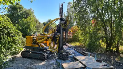 Um den Zustand der ehemaligen Braunkohletiefbaugruben an der Bahntrasse festzustellen, wurden 3.800 m Erkundungsbohrungen ausgeführt 